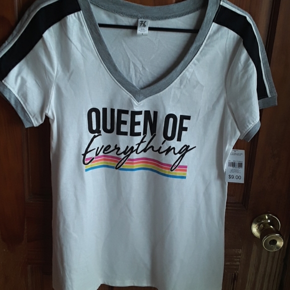 Hybrid & company Tops - HYBRID  VNK QUEEN  TEE LADIES  ( M ).